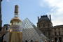 A Paris, au Louvre